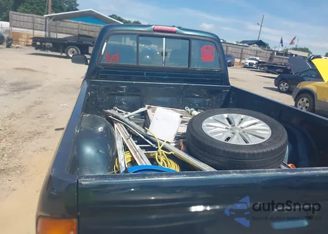 1995 Toyota Tacoma Xtracab z USA, uszkodzony, nr VIN 4TAVN73F9SZ028292